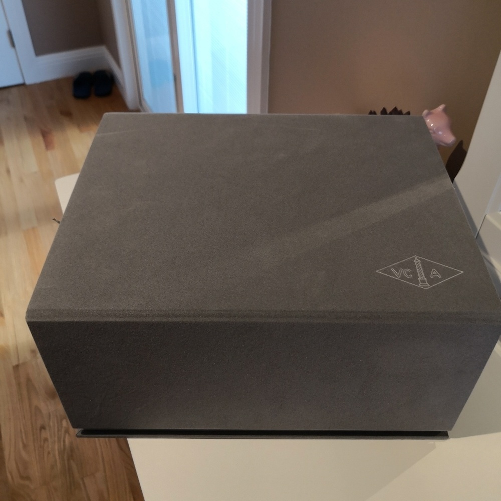 Van cleef & arpels box